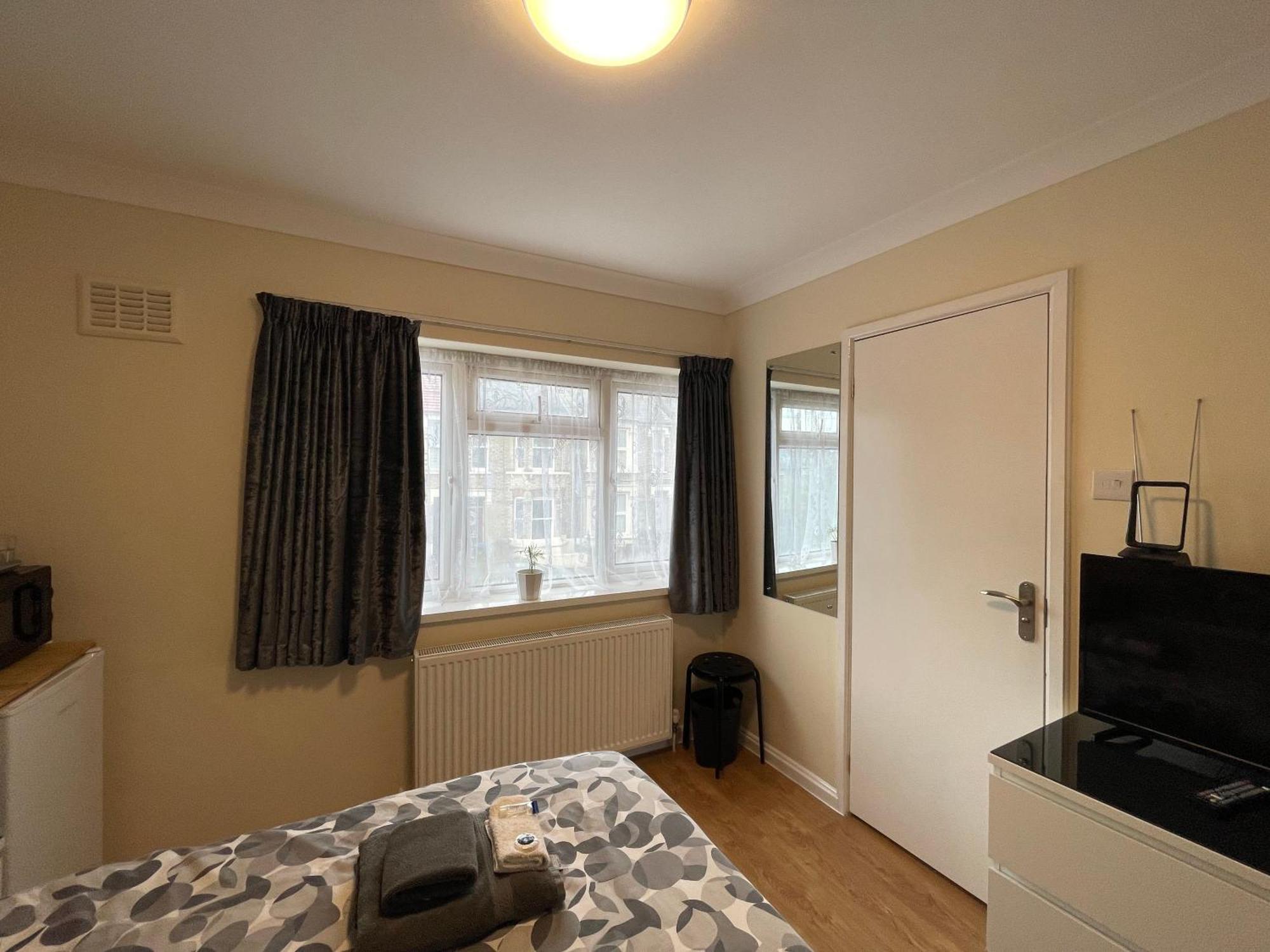 Kensal Lodge 2 Guest House Лондон Экстерьер фото